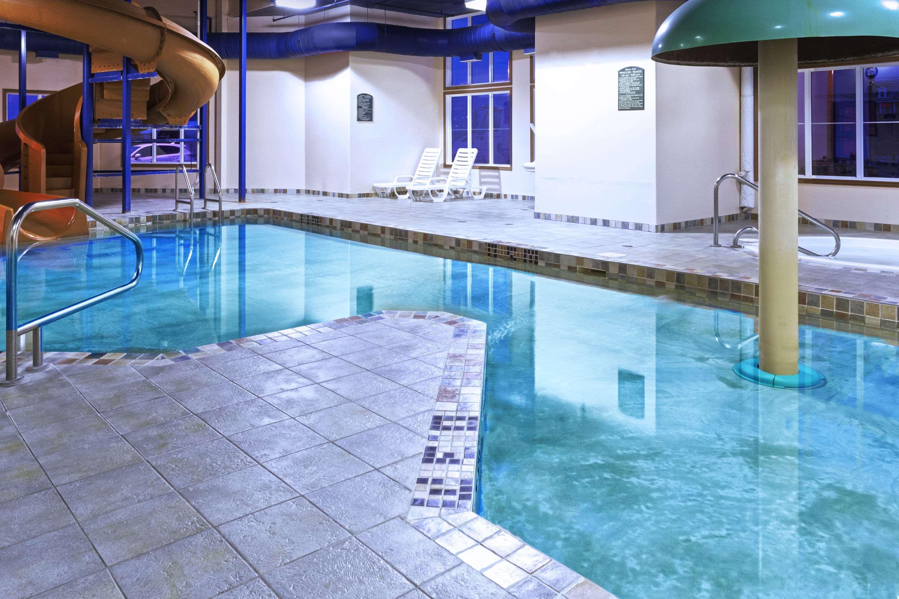Super 8 By Wyndham Caraquet Exterior foto