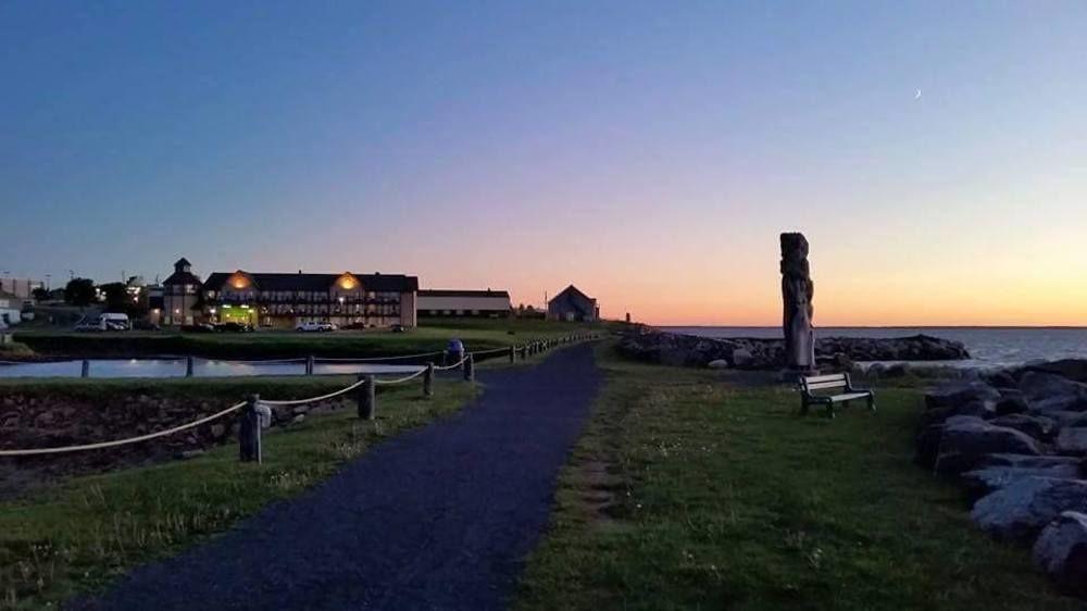 Super 8 By Wyndham Caraquet Exterior foto