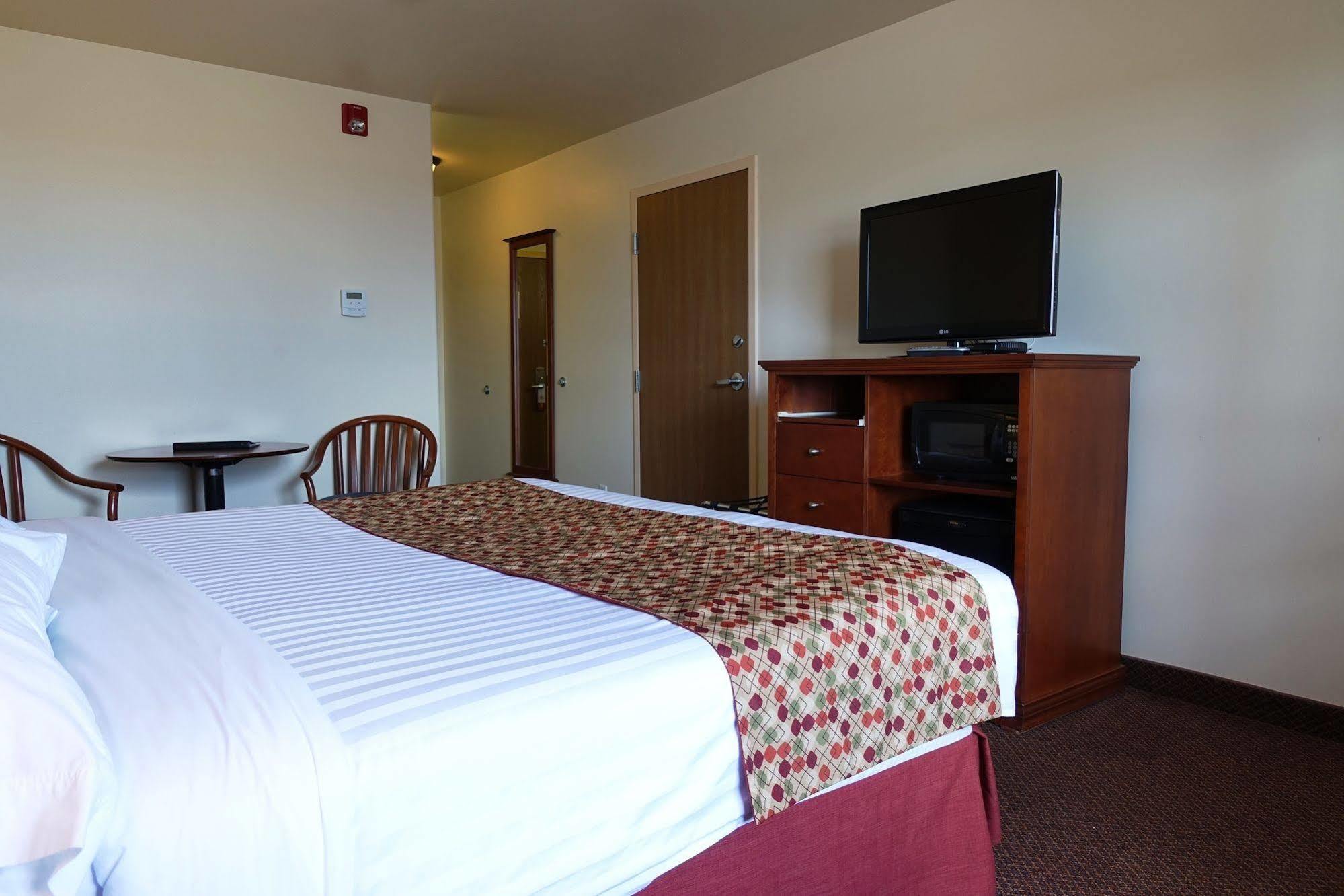 Super 8 By Wyndham Caraquet Exterior foto
